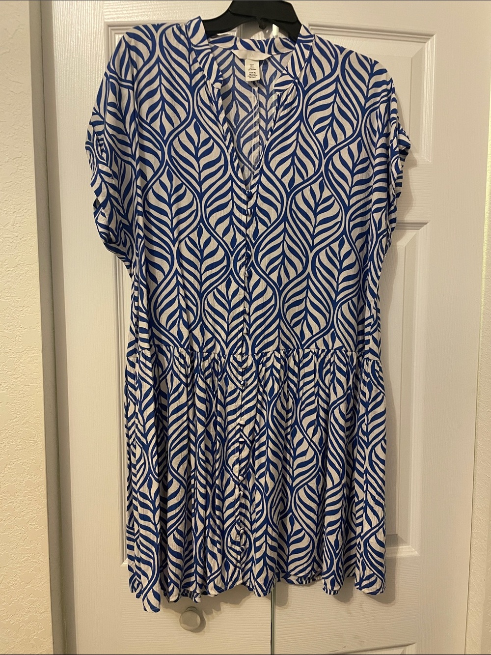H&M Blue and White Leaf-Print Tiered Short Dress